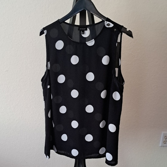 Black and White Polka Dot Sleeveless Top - Picture 11 of 12